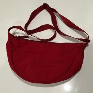 Uniqlo Banana Bag • Red
